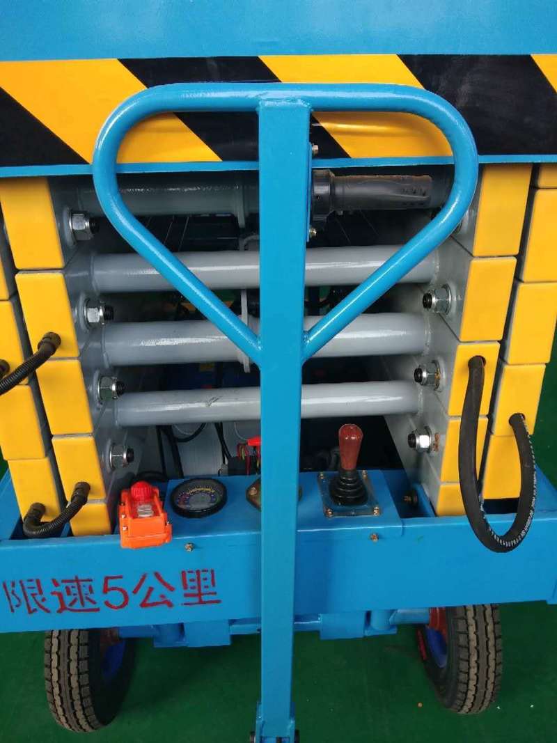 乌鲁木齐辅助行走式升降平台